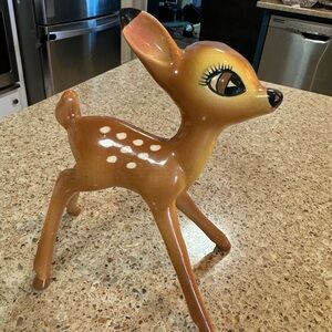 Adorable Vintage 40's
Disney's American Pottery (Shaw) FALINE Bambi figurine